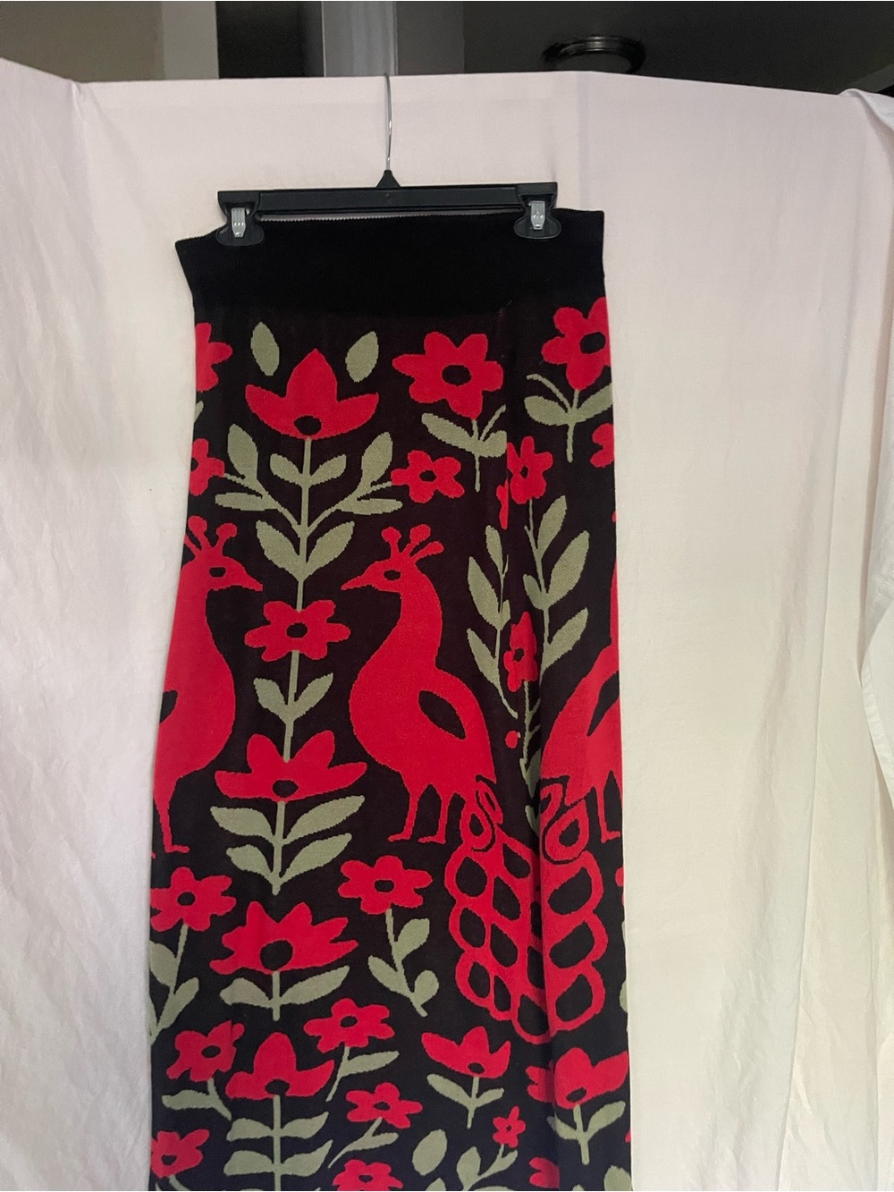 Maxi Skirt with Red Floral & Peacock Motif. Size L. Waist 31” Length 42” - Picture 10 of 13
